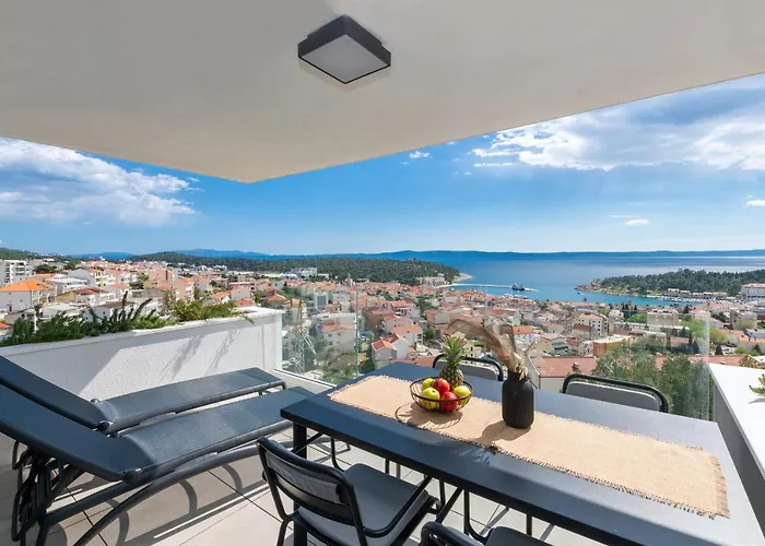 Luxury La Mar Sea&city View شقة *